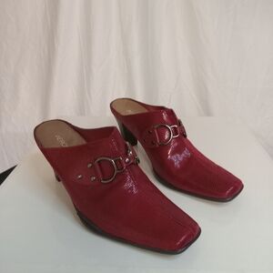 Aerosoles Women's Red Mules
